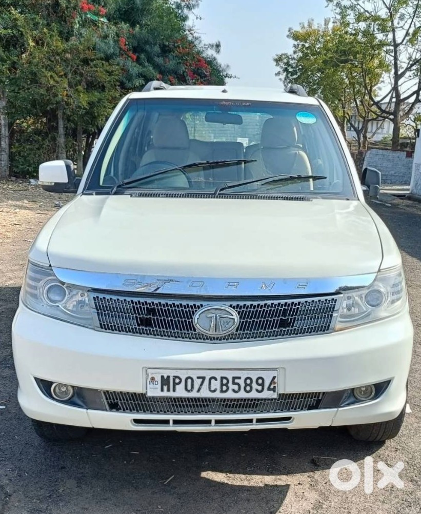 2017 Tata Safari Storme - Petrol Manual