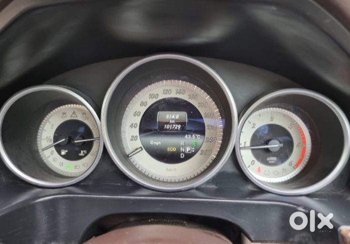 Mercedes Benz E-class Luxury Sedan