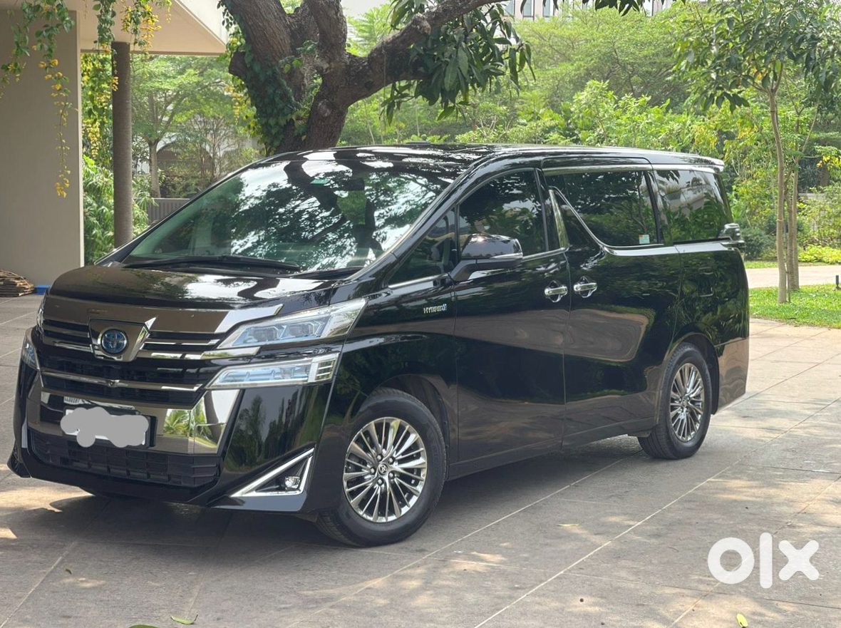 Toyota Vellfire Cng 2022 - Premium Family Car