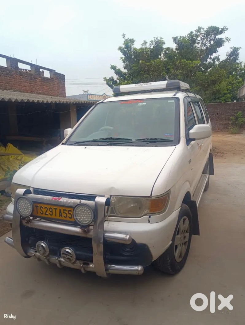 Chevrolet Tavera 2014 | Petrol | Manual