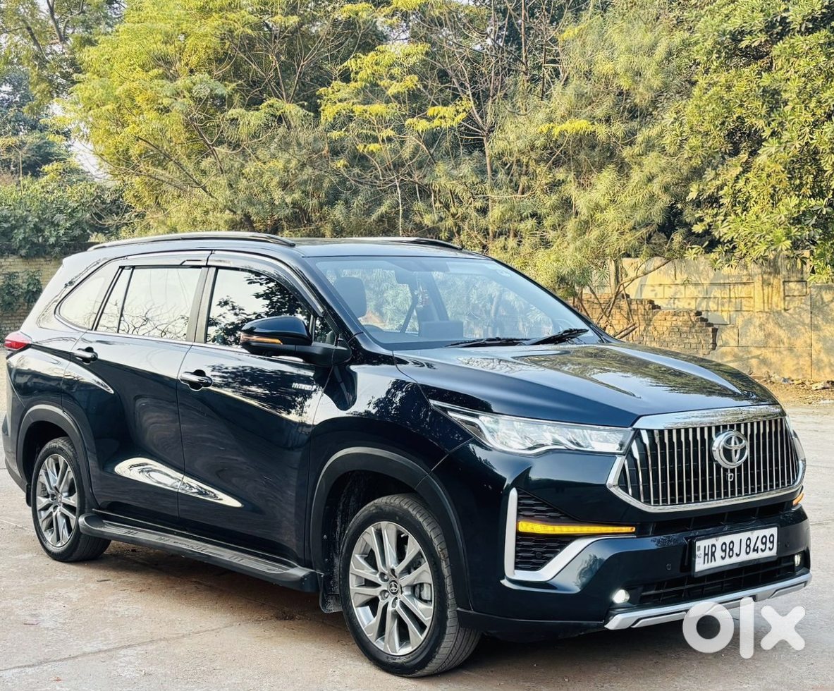 2023 Toyota Innova Hycross