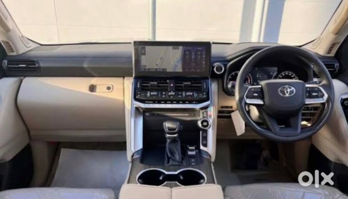 Toyota Land Cruiser 2012 Luxury Suv