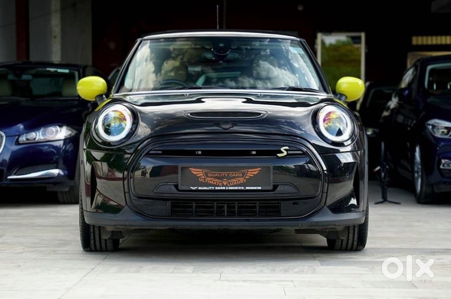 2022 Mini Cooper Se - Like New