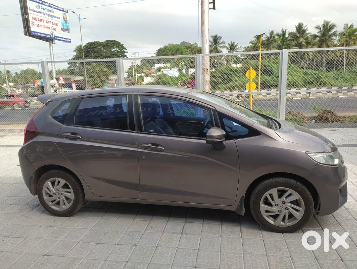 Honda Jazz 2016 Diesel Automatic - Sell Fast