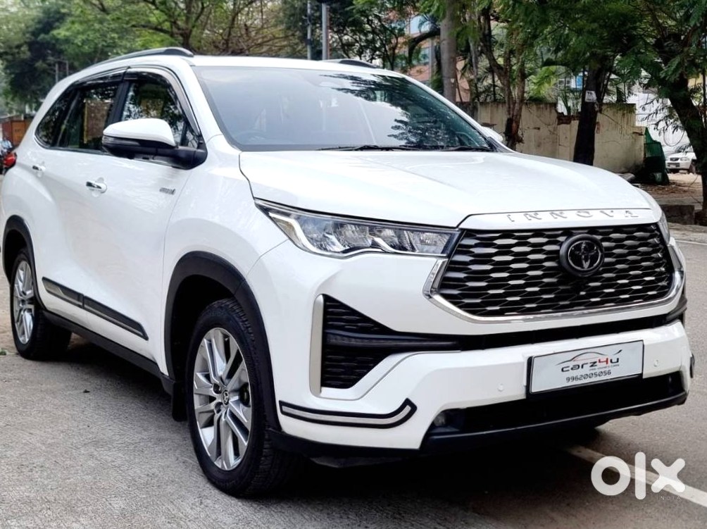 Toyota Innova Hycross 2024 - Cng