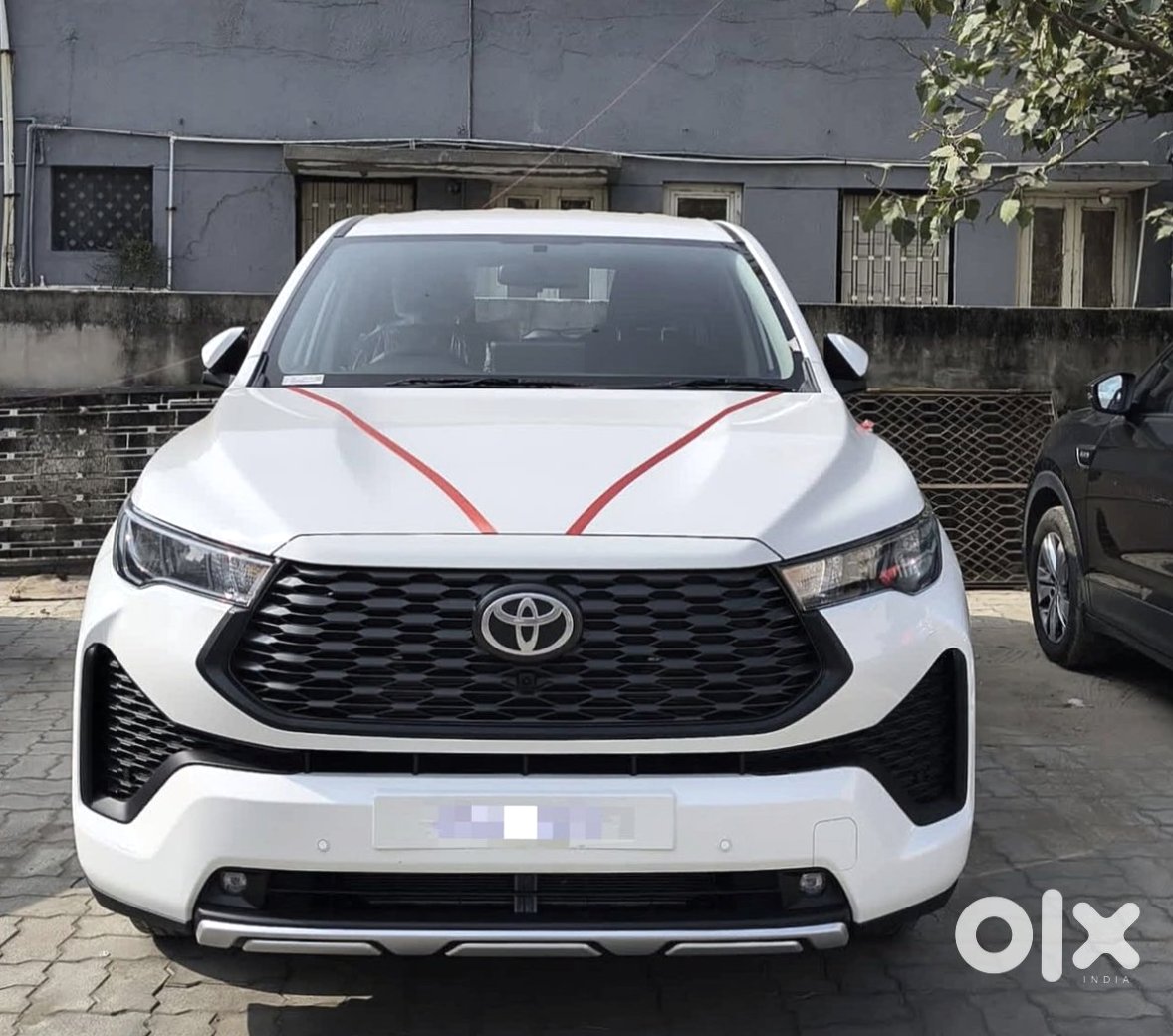 Toyota Innova Hycross 2023