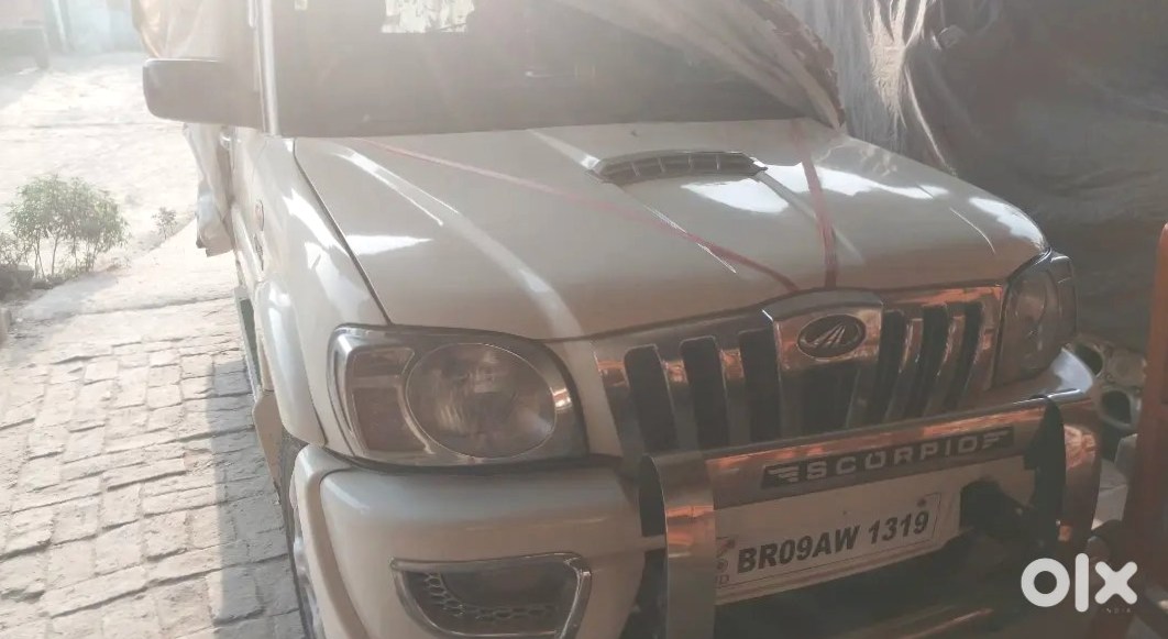 Mahindra Scorpio 2013 Petrol Automatic Suv
