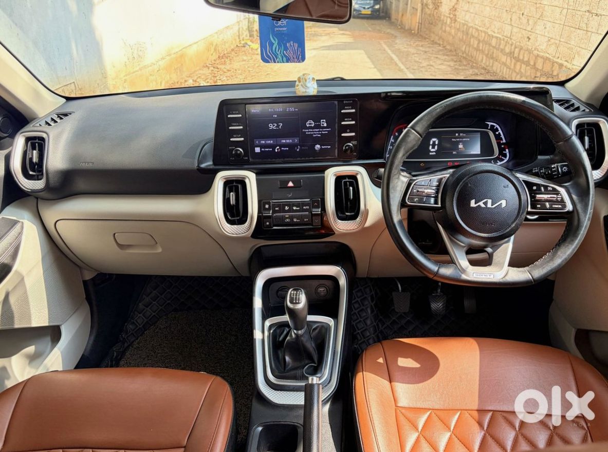 2025 Kia Sonet Cng Automatic - Almost New