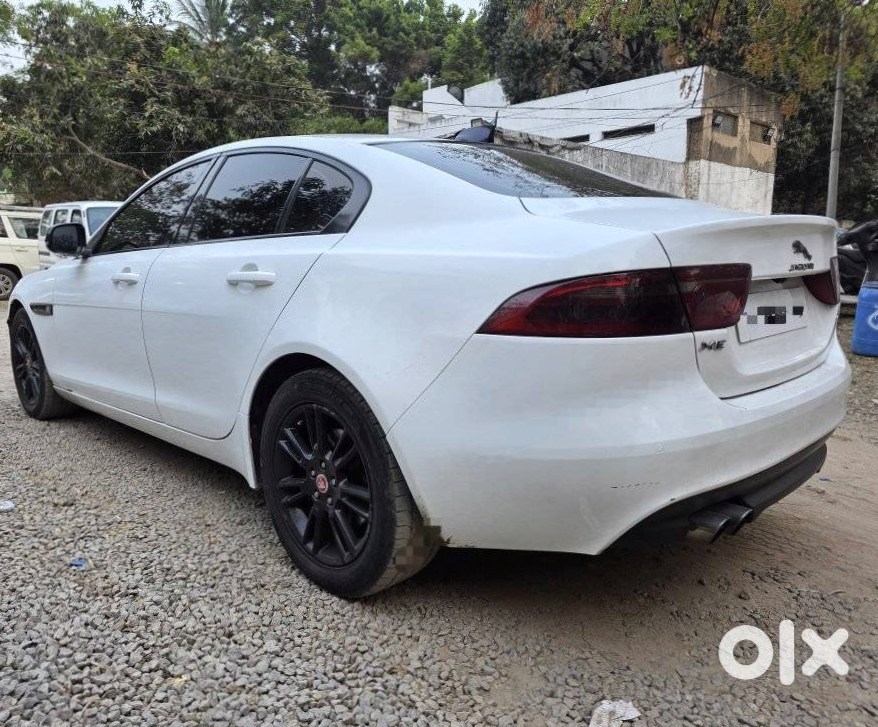 2020 Jaguar Xe - Luxury Sedan