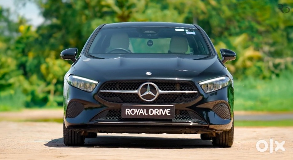 Mercedes A-class Limousine | Luxury Sedan