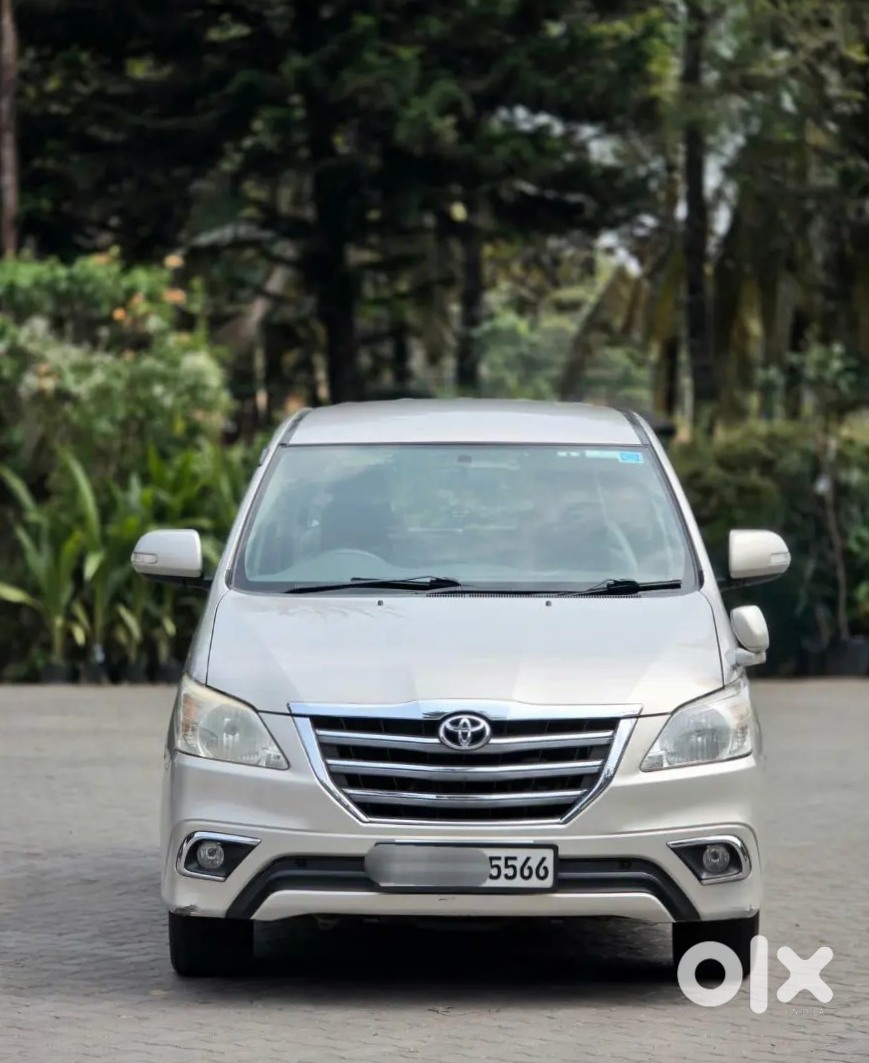 Toyota Innova 2013 Cng Manual - Family Car