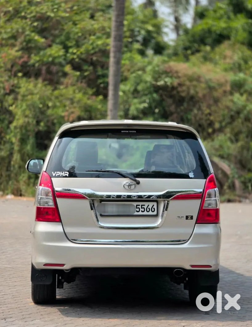 Toyota Innova 2013 Cng Manual - Family Car