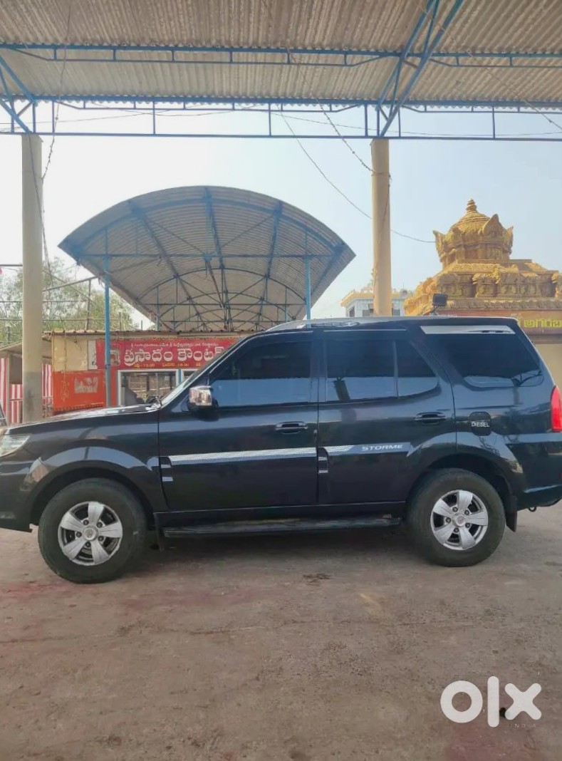 Tata Safari Storme 2013