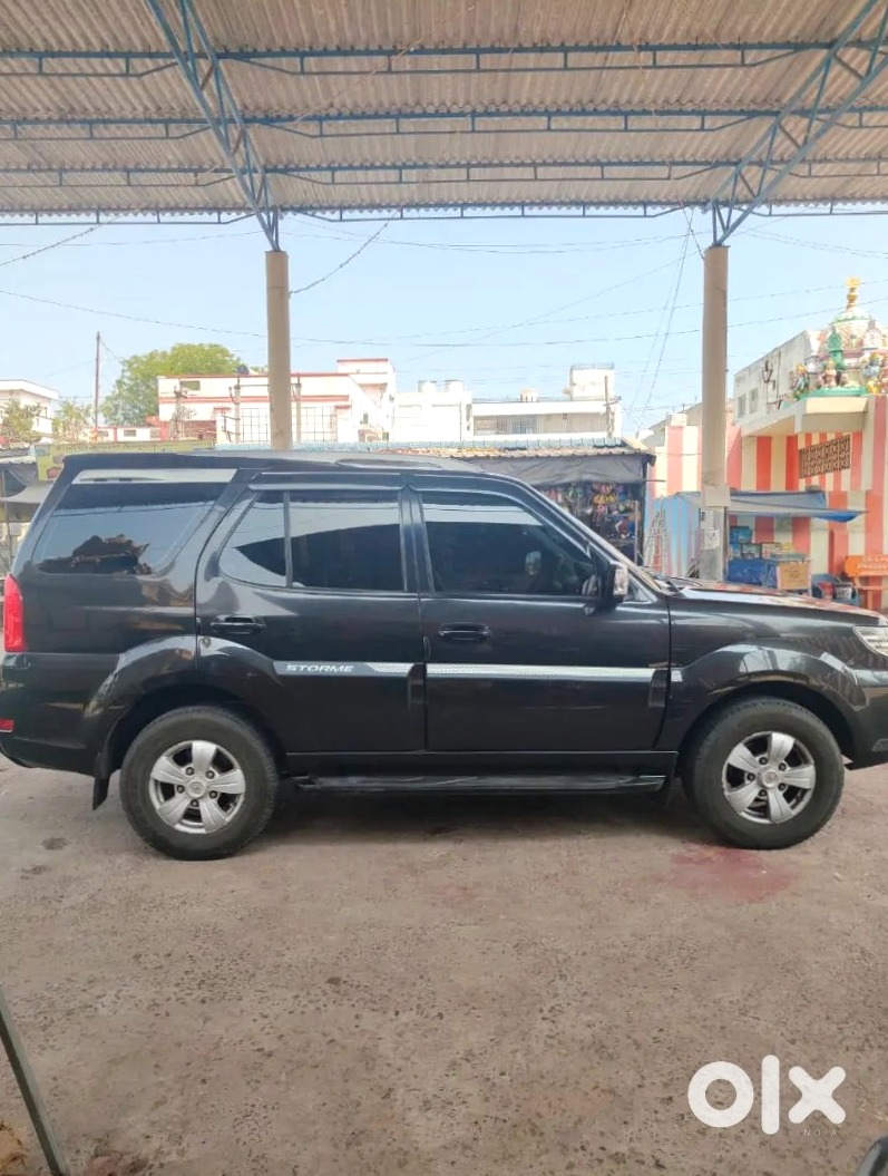 Tata Safari Storme 2013