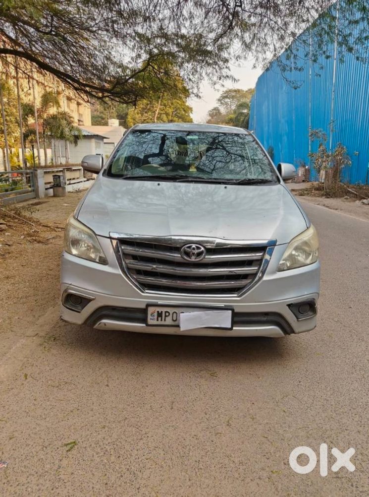 2017 Toyota Innova Petrol At