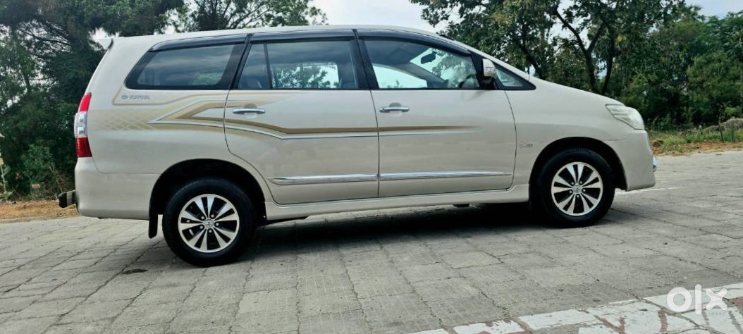 2010 Toyota Innova - Family Car