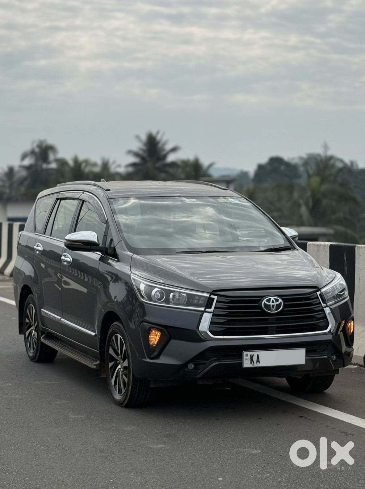 Toyota Innova Crysta 2018 - Family Car