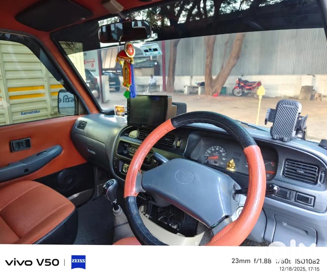 Toyota Qualis 2006 - Office Use Vehicle