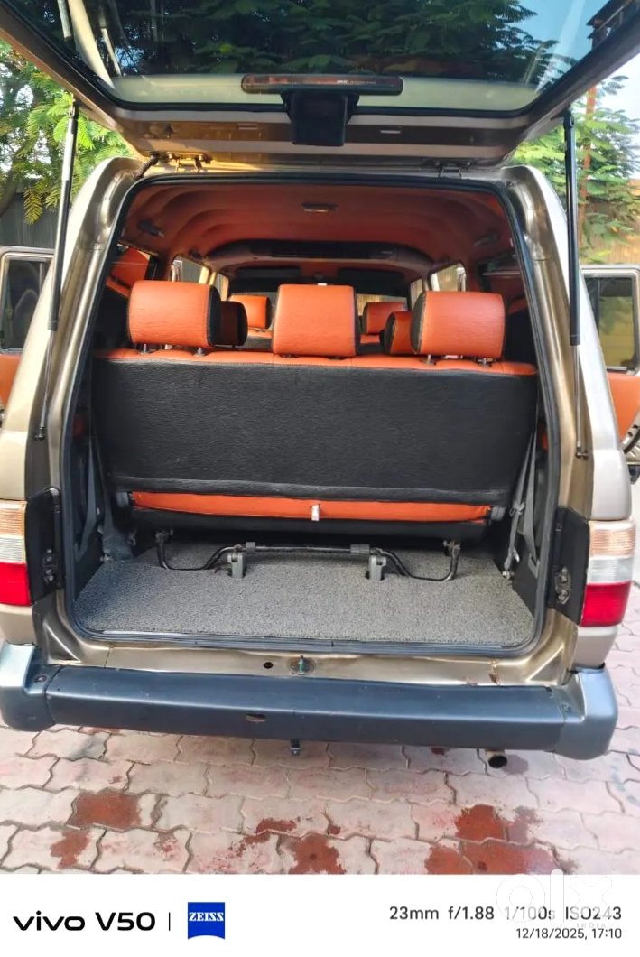 Toyota Qualis 2006 - Office Use Vehicle