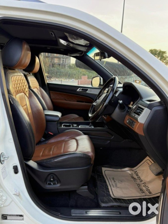 Mahindra Alturas G4 2019 Petrol