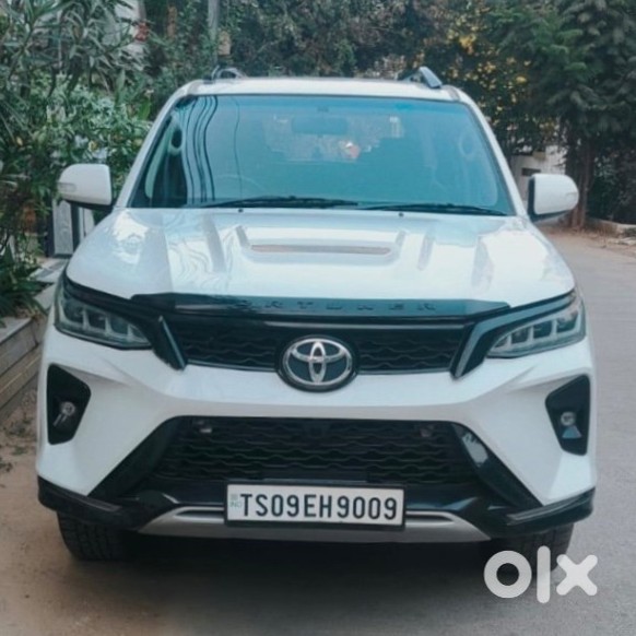 Toyota Fortuner 2011 - Old But Gold