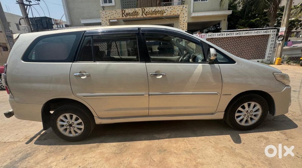 Toyota Innova 2010