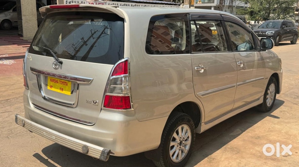 Toyota Innova 2010
