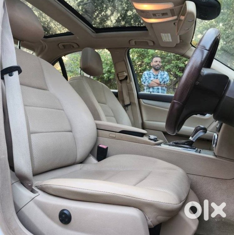 Mercedes C-class Old Model