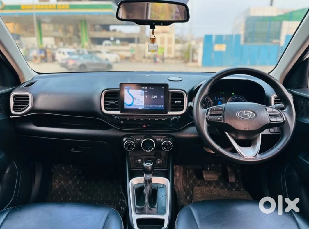 Hyundai Venue 2022 - Shifting City