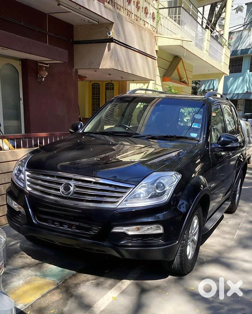 Mahindra Rexton 2013