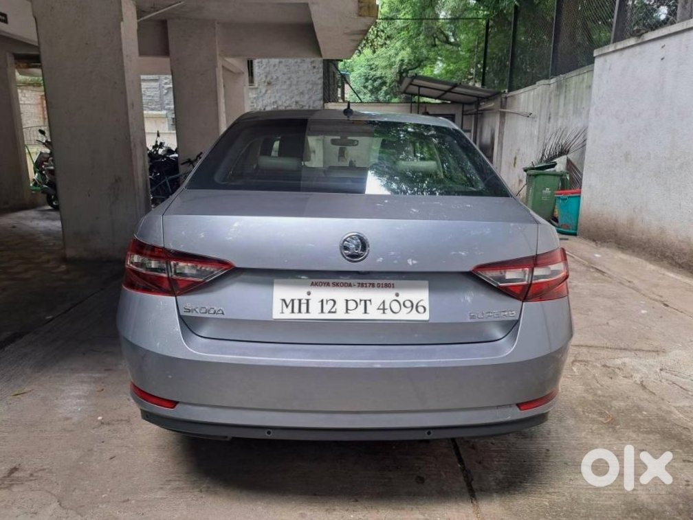 Skoda Superb 2023 Petrol