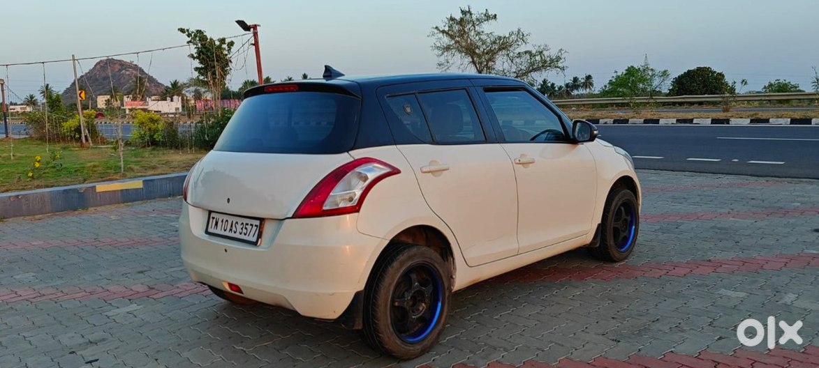 2017 Maruti Swift - Manual Petrol