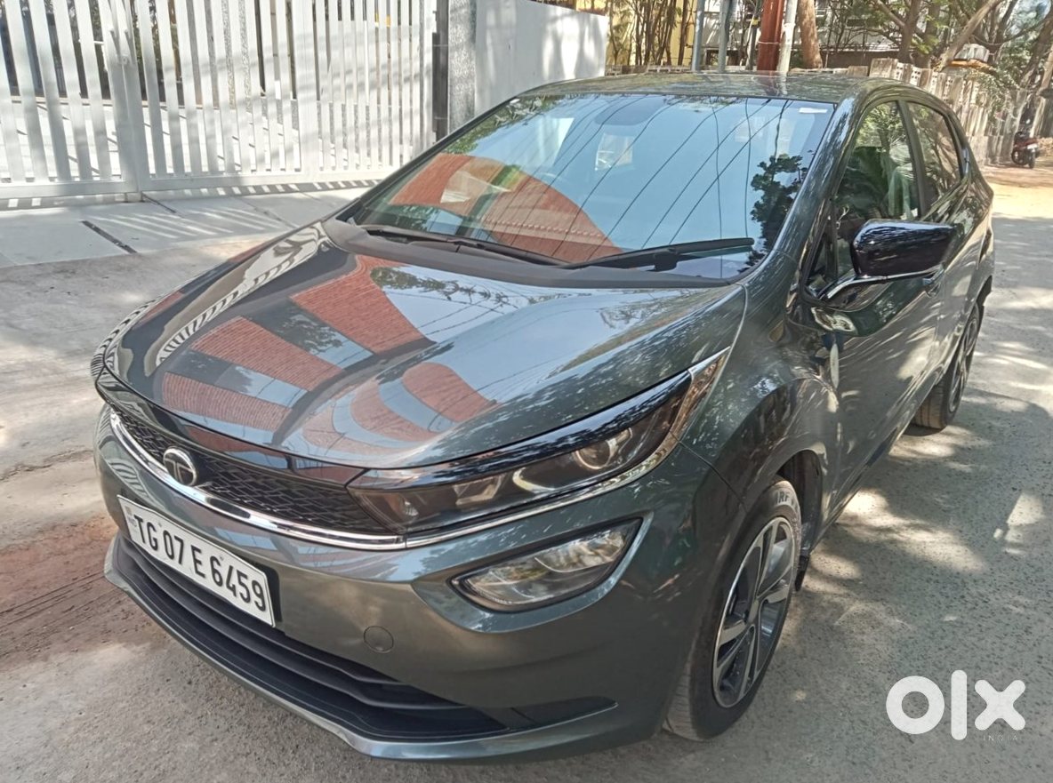 2021 Tata Altroz - Tech-savvy Hatchback
