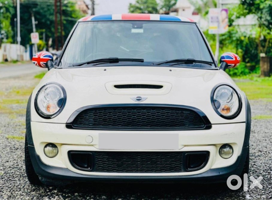 Mini Cooper S - Premium Hatchback