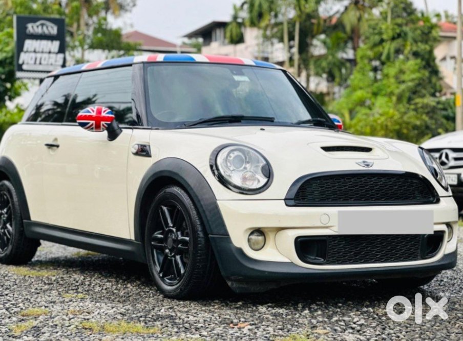Mini Cooper S - Premium Hatchback