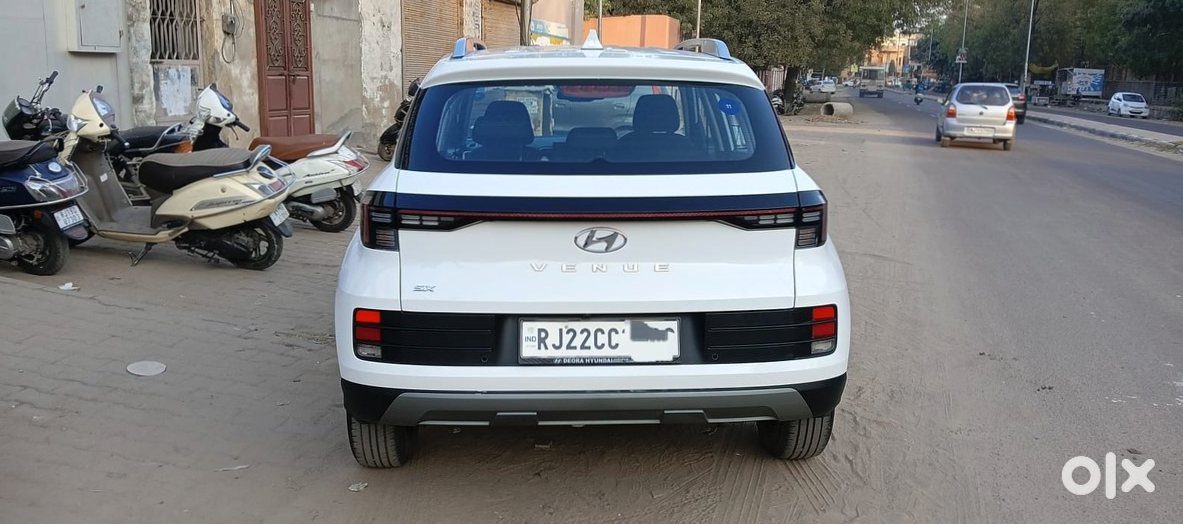 2018 Hyundai Venue Petrol Automatic - Urgent Sale