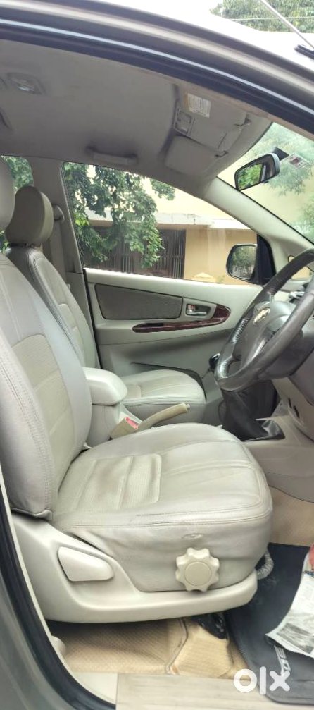 2015 Toyota Innova - 7 Seater Family