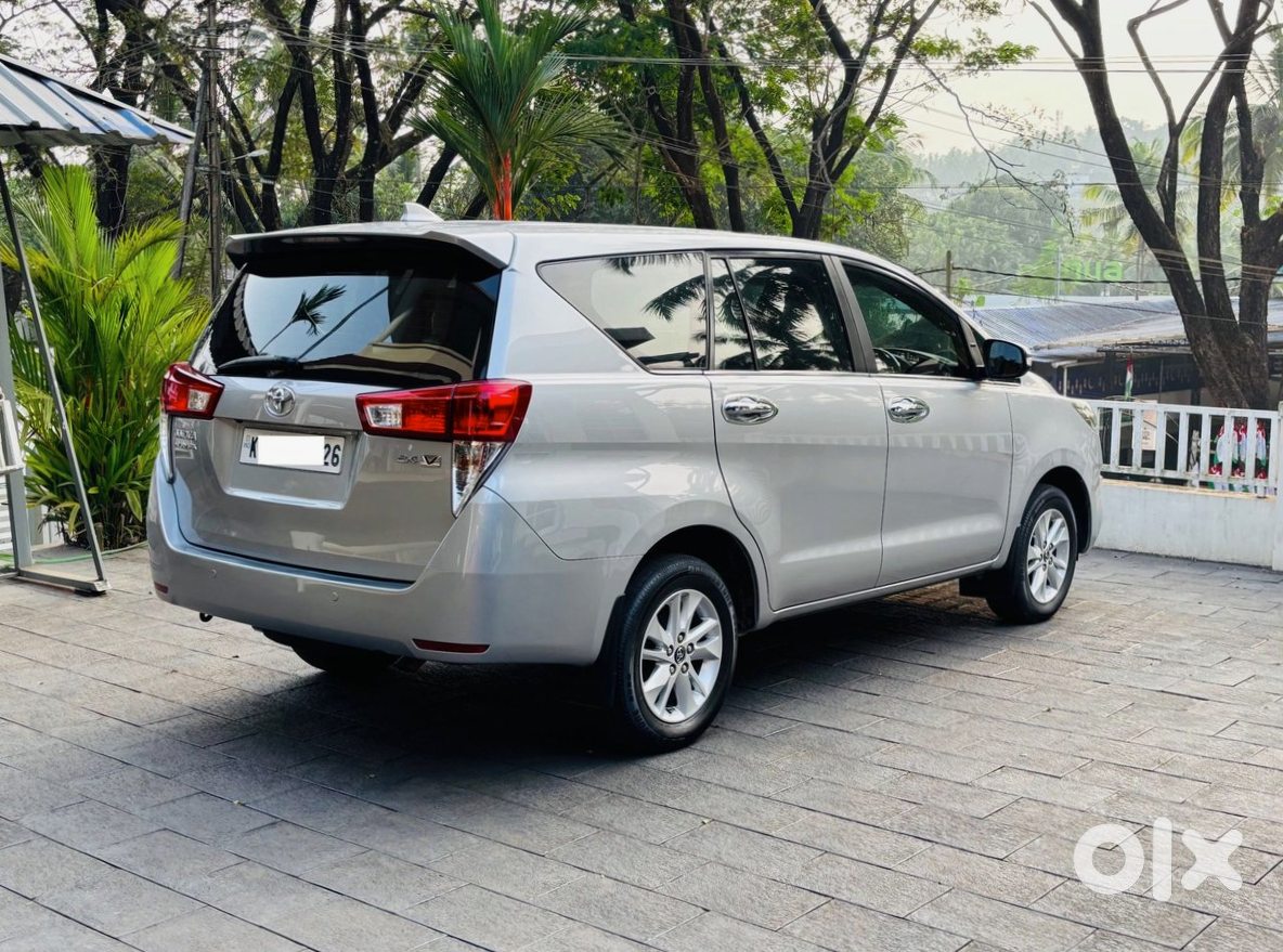 2017 Toyota Innova Crysta Petrol Manual