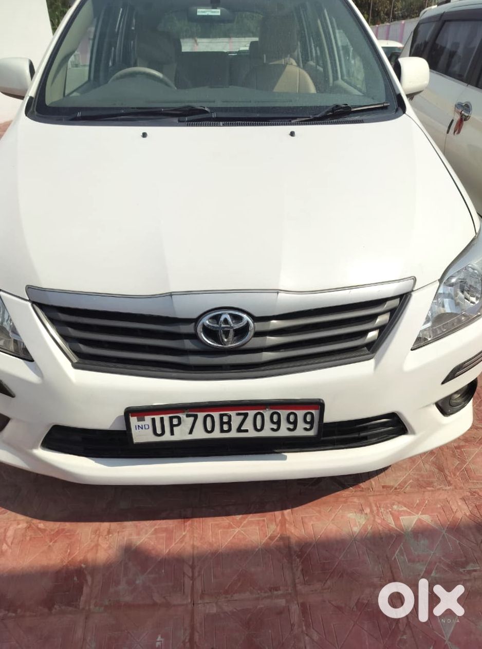 Toyota Innova 2012 - Family Car