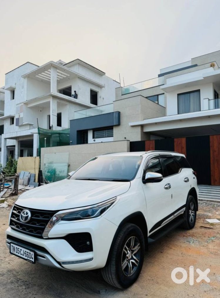 Toyota Fortuner 2012 | Manual