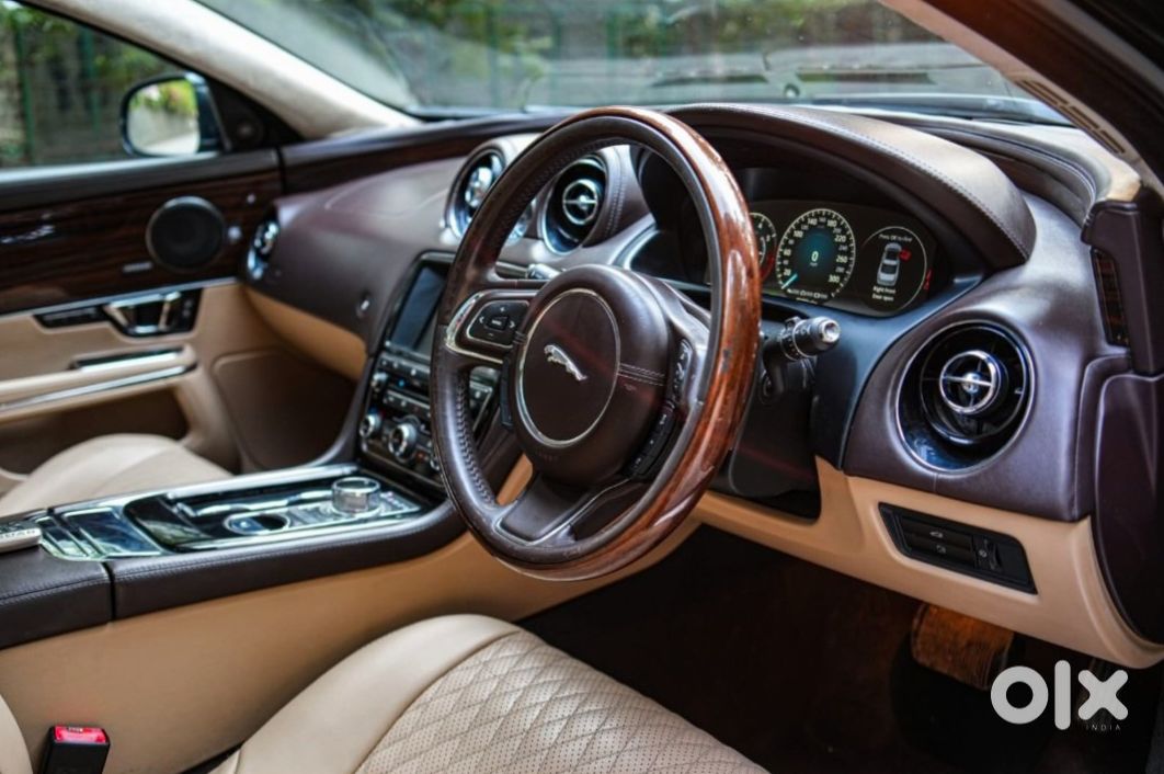 Jaguar Xj Luxury Sedan