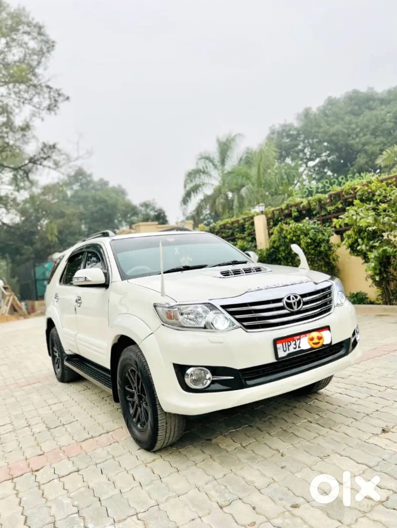 2012 Toyota Fortuner - Cng Automatic