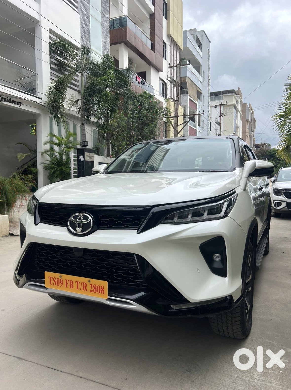Toyota Fortuner Legender 2023 - Premium Diesel