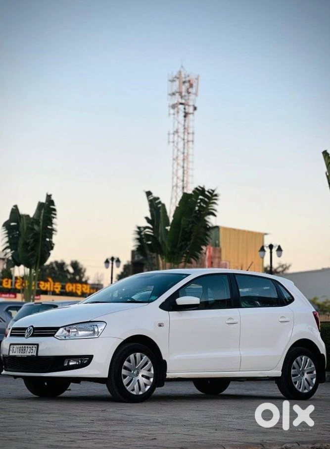 Volkswagen Polo Automatic Petrol 2016