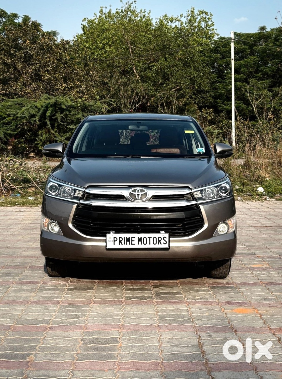 Toyota Innova Crysta 2017 - Sturdy Suv