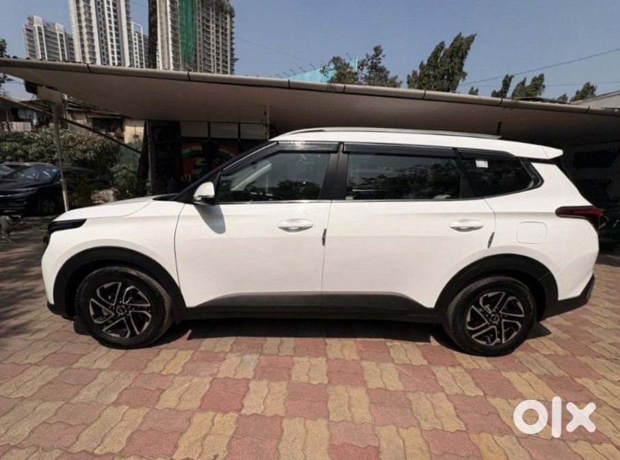 Kia Carens 2025 - Almost New