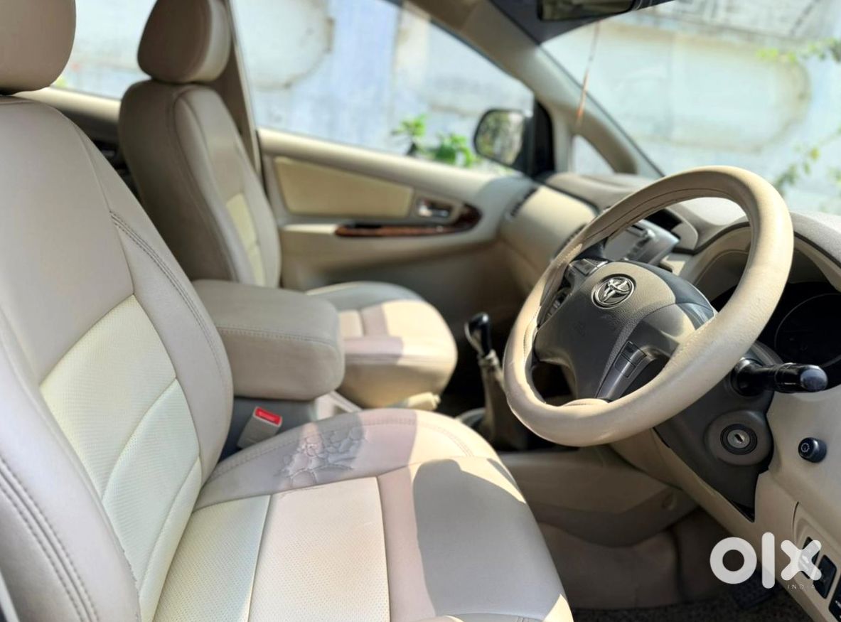 Toyota Innova 2014 - Family Car