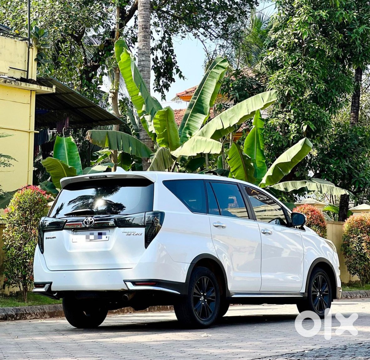 Toyota Innova Crysta 2025