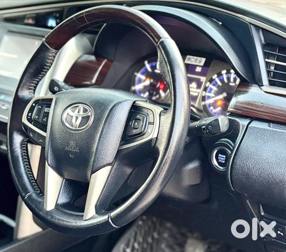 2019 Toyota Innova Crysta Electric - Shifting City