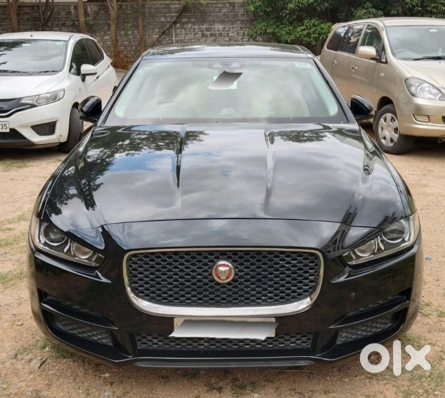 2019 Jaguar Xe - Luxury Sedan